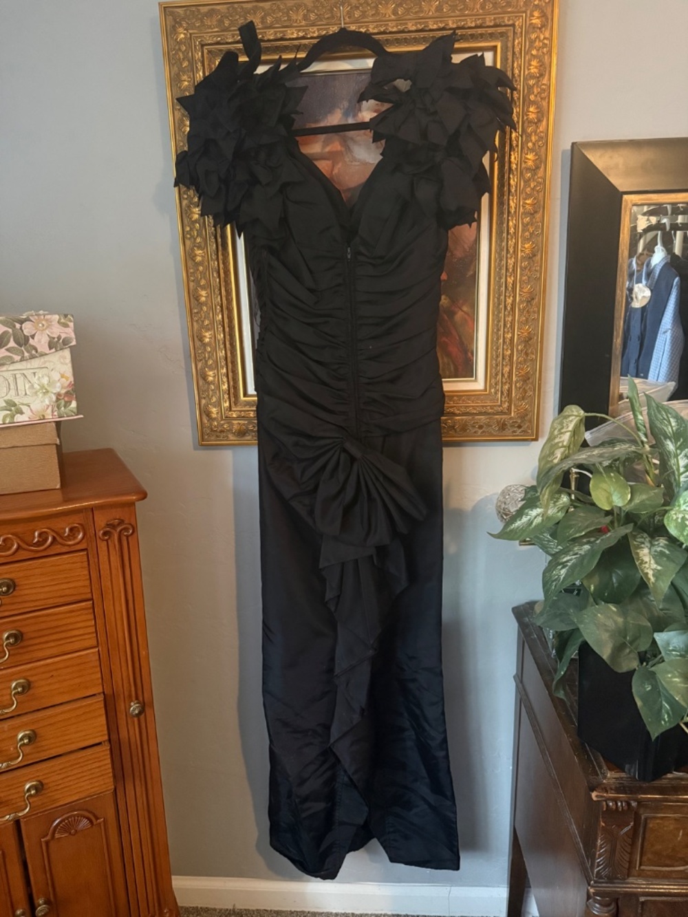 Vintage Zum Zum by Niki Livas Black Ruched Ruffle Shoulder Mermaid Gown - Picture 4 of 11
